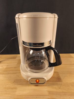 Cafetière filtre MOULINEX FG381A10