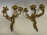 paire d'appliques murales anciennes en laiton avec fleurs et feuilles