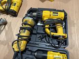 many tools that are sitting on a table