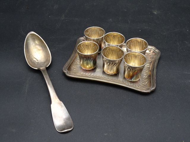 Service à liqueur en argent Minerve : 6 gobelets et un plateau PB...