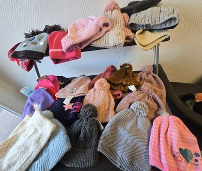 Lot Bonnet/ Gants 30 pièces.