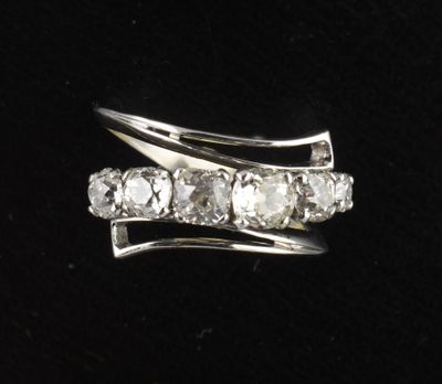 Bague moderne en or gris 18K à monture sinueuse ajourée cent…