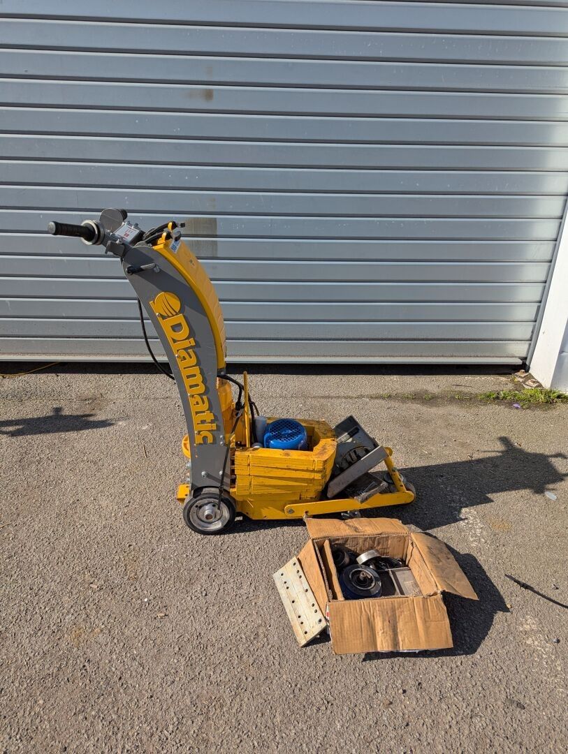 Décolleuse de revêtement de sol DIAMATIC BS-110