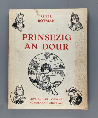 un livre sur lequel figure la photo d'une femme assise sur une table