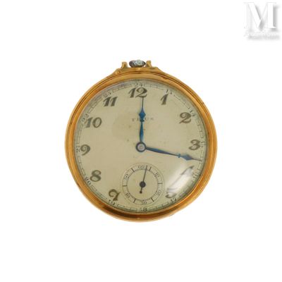 une montre de poche en or sur fond blanc, avec une trotteuse bleue