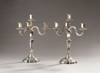 paire de chandeliers plaqués argent à quatre branches