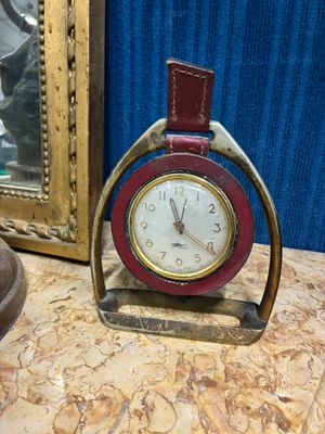 LONGCHAMP - Pendulette "Étrier".