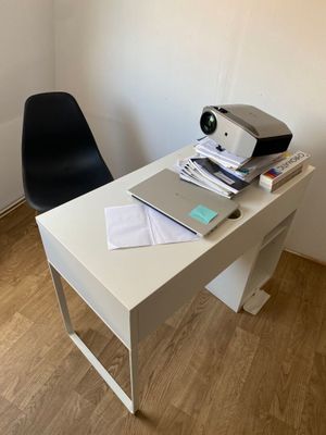 Lot de matériel électroportatif, petits outillages et stock comprenant