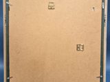 a picture of a picture of a box on a blue background