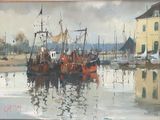 une peinture de bateaux dans un port avec des bâtiments à l'arrière-plan
