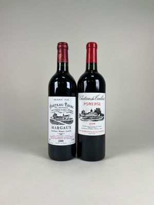 deux bouteilles de vin rouge posées l'une à côté de l'autre sur une table