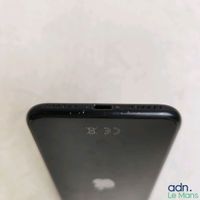 Apple iPhone SE (2020) Black 128GB - Fonctionnel - État corr… (photo 6)