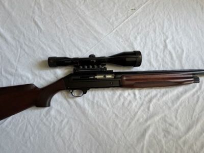 Fusil de chasse BENELLI semi automatique 3 coups, modèle 121…