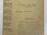 un gros plan d'un morceau de papier sur lequel on a écrit