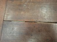 Table à écrire en bois mouluré et sculpté, posant sur quatre… (photo 6)