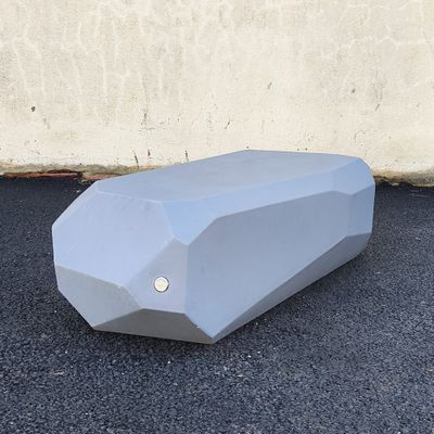 Banc / table basse modèle Meteor, design Arik Levy, édition Serralunga