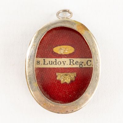 a picture of a locke with a label on it