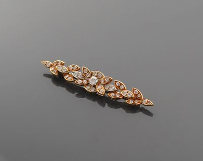 Broche en or jaune 18K 750 millièmes, figurant une branche d…