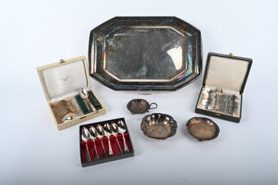 Lot de métal argenté comprenant douze fourchettes à dessert,… - Photo 1