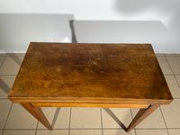 Table à jeux en noyer à plateau portefeuille découvrant un p… (photo 4)