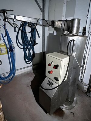 a machine that is sitting inside of a building