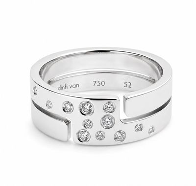 une image représentant deux bagues ornées de diamants