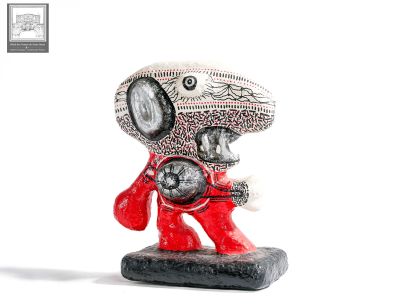 KAJ-FIKAJA, Sculpture représentant un personnage en papier m…
