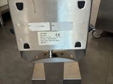an image of a machine that is sitting in a kitchen