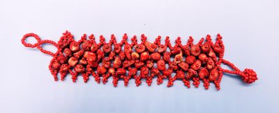VINTAGE / Bracelet en maillages de perles de corail rouge su…