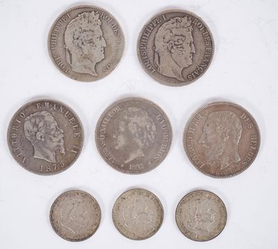 Ensemble comprenant : - deux pièces de 5 Francs en argent, 1…