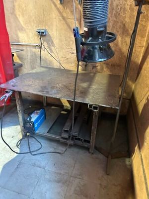 a machine that is sitting on a table in a room