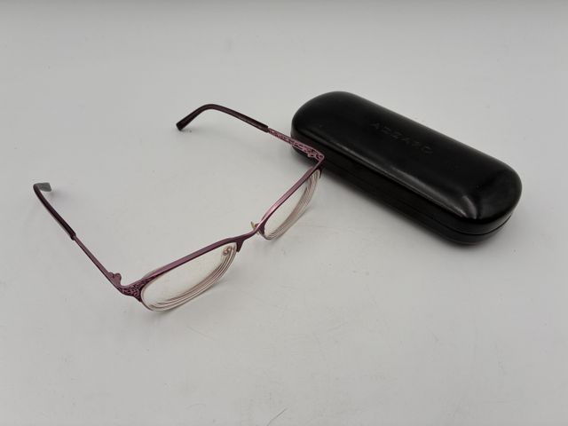 AZZARO – Paire de lunettes de vue (avec correction). Avec son étu...