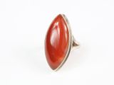 bague en argent massif sertie d'une pierre de cornaline