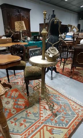 Parti de Lampadaire de style Napoléon III, lampe à pétrole.