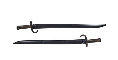 DEUX Baïonnettes Manufacture d'armes de Tulle mai 1872 et 18…