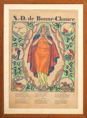 une reproduction encadrée représentant une femme en robe orange