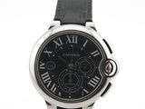 une montre noire dont le cadran est orné de chiffres romains