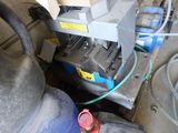 l'image d'une machine installée dans un garage