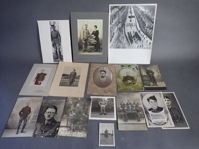 Lot de photographies de militaires, on joint 1 photo des obs…