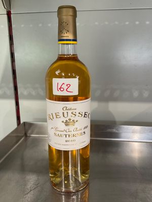 1 bouteille de Sauternes, 1er Grand cru classé (2010) « Chât…