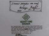 une plaque blanche sur laquelle est inscrit « Schrring Bavaria »