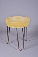 Mathieu MATEGOT (1910-2001), Grande table-corbeille en métal…