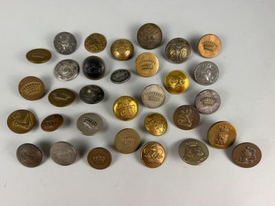 Lot de boutons de livrée à motif héraldique, armoiries et co…