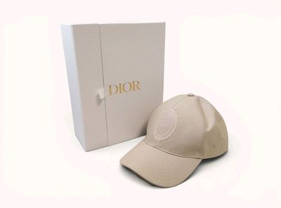 Casquette de baseball Christian Dior beige avec son coffret