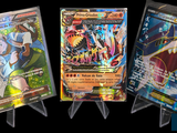 Trois types différents de cartes Pokémon sont représentés sur un fond noir