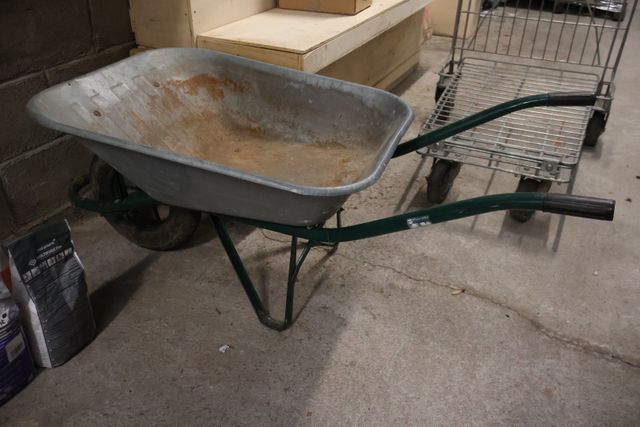 Brouette bac aluminium