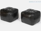 lot de deux poufs cubiques en cuir noir