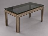 une image d'une table basse avec un plateau en verre