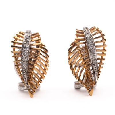 Boucles d'oreilles bicolores en or et feuilles de diamant