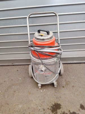 Aspirateur recycleur d'eau HUSQVARNA W250P